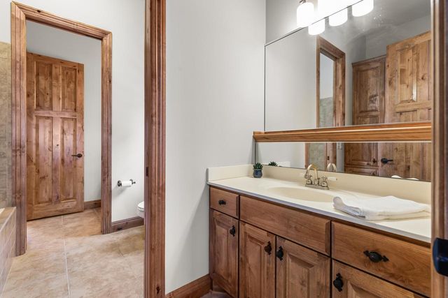 19043 Vogel Farm Trail, Eden Prairie, MN 55347