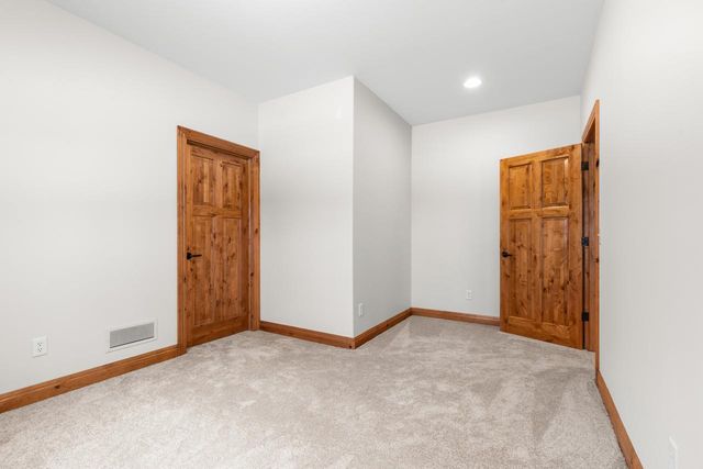 19043 Vogel Farm Trail, Eden Prairie, MN 55347