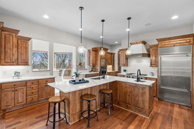 19043 Vogel Farm Trail, Eden Prairie, MN 55347