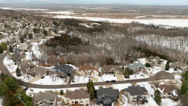 19043 Vogel Farm Trail, Eden Prairie, MN 55347