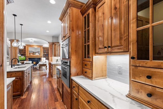 19043 Vogel Farm Trail, Eden Prairie, MN 55347