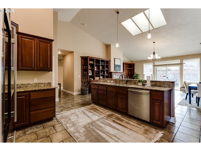 1237 SPYGLASS Ct, Creswell, OR 97426