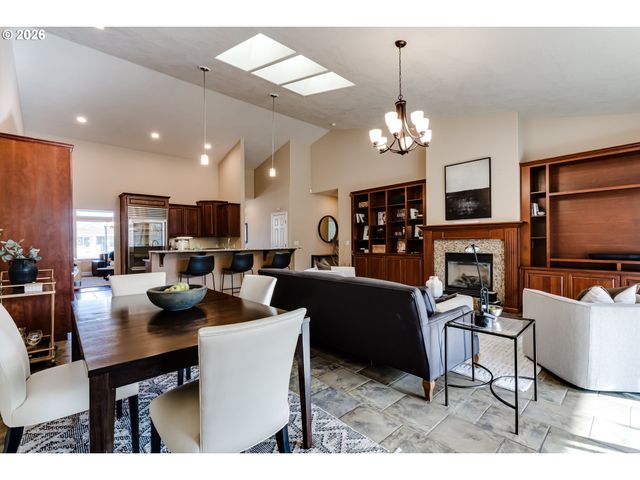 1237 SPYGLASS Ct, Creswell, OR 97426