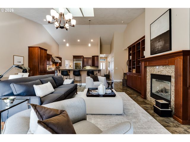 1237 SPYGLASS Ct, Creswell, OR 97426