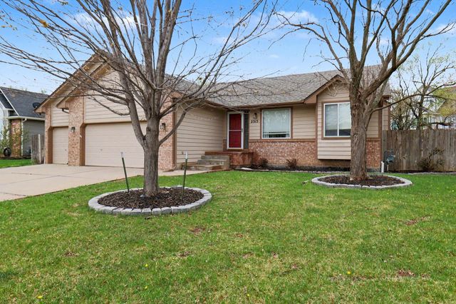 2315 N Brandon Cir, Wichita, KS 67226