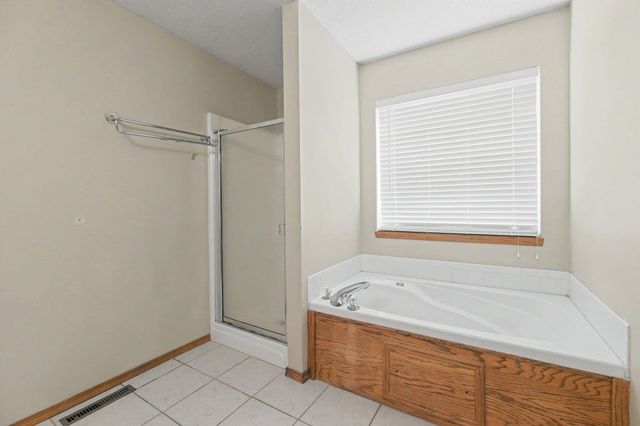 2315 N Brandon Cir, Wichita, KS 67226