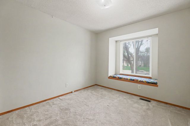 2315 N Brandon Cir, Wichita, KS 67226