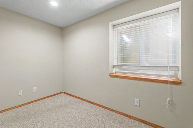 2315 N Brandon Cir, Wichita, KS 67226