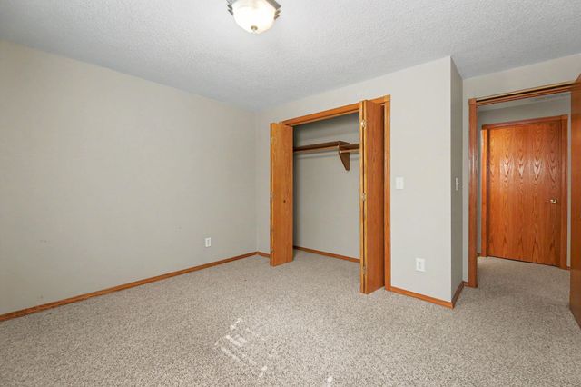 2315 N Brandon Cir, Wichita, KS 67226