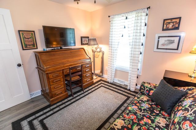 3321 Gregory Farm Village Drive, Rochester, IN 46975