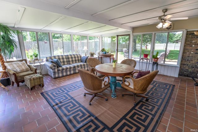 3321 Gregory Farm Village Drive, Rochester, IN 46975