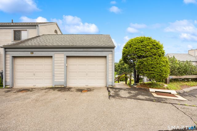 561 Pilgrim Harbor 561, Wallingford, CT 06492