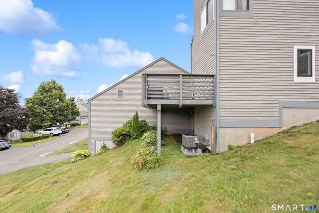561 Pilgrim Harbor 561, Wallingford, CT 06492