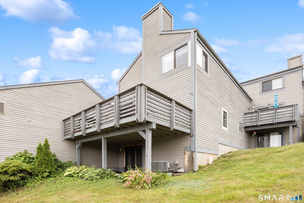561 Pilgrim Harbor 561, Wallingford, CT 06492