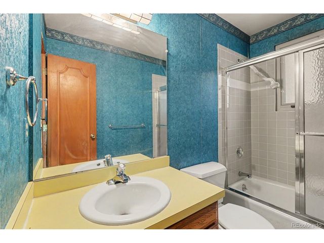 8611 W 71st Cir, Arvada, CO 80004