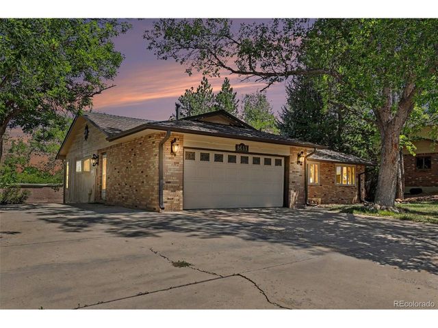 8611 W 71st Cir, Arvada, CO 80004