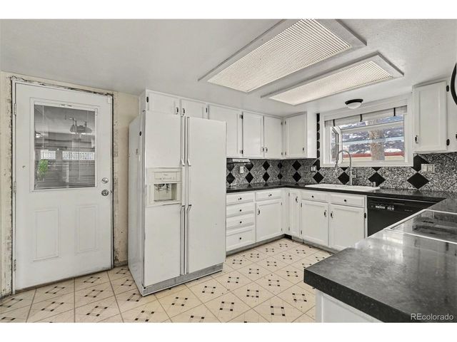 8611 W 71st Cir, Arvada, CO 80004