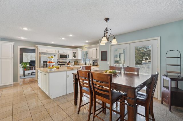 1024 Tamberwood Trail, Woodbury, MN 55125