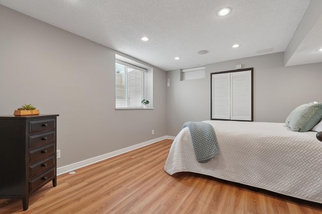 1024 Tamberwood Trail, Woodbury, MN 55125