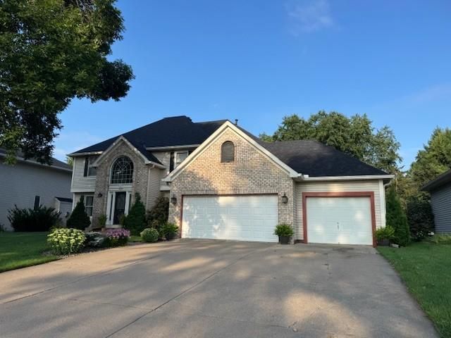 1024 Tamberwood Trail, Woodbury, MN 55125