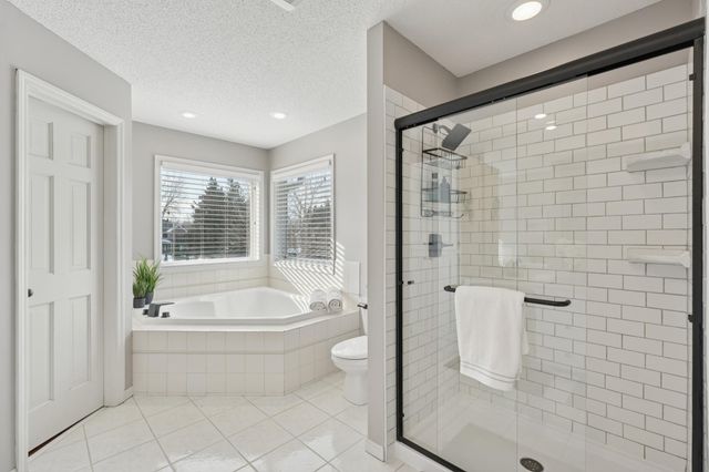 1024 Tamberwood Trail, Woodbury, MN 55125