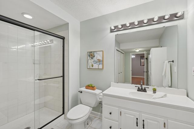 1024 Tamberwood Trail, Woodbury, MN 55125