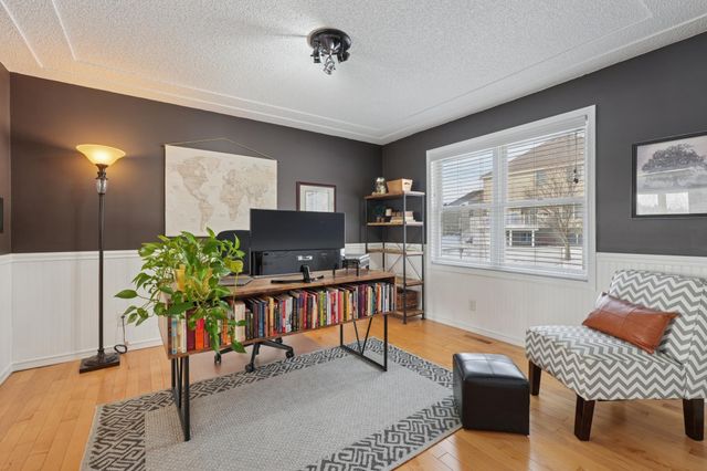 1024 Tamberwood Trail, Woodbury, MN 55125