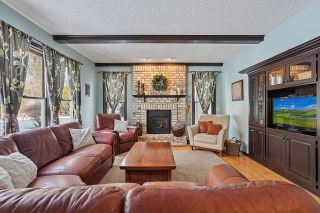 1024 Tamberwood Trail, Woodbury, MN 55125