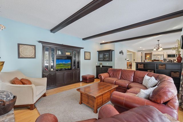 1024 Tamberwood Trail, Woodbury, MN 55125