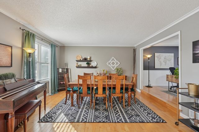 1024 Tamberwood Trail, Woodbury, MN 55125