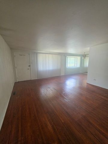 821 E 10th Place, Ford Heights, IL 60411