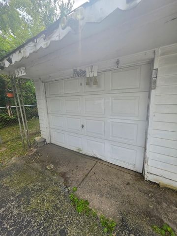821 E 10th Place, Ford Heights, IL 60411