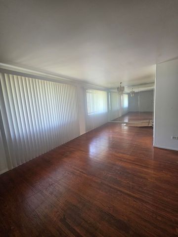 821 E 10th Place, Ford Heights, IL 60411