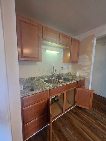 821 E 10th Place, Ford Heights, IL 60411