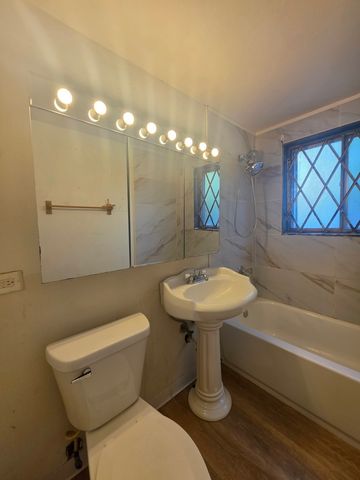 821 E 10th Place, Ford Heights, IL 60411