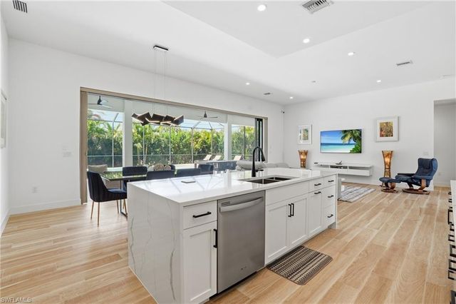 5216 SW 27th PL, Cape Coral, FL 33914