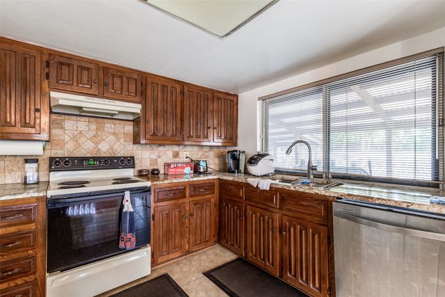 2605 Elk Grove Road, Carrollton, TX 75007
