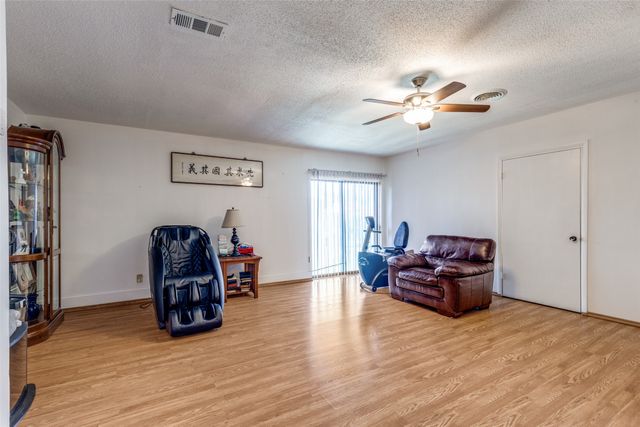 2605 Elk Grove Road, Carrollton, TX 75007