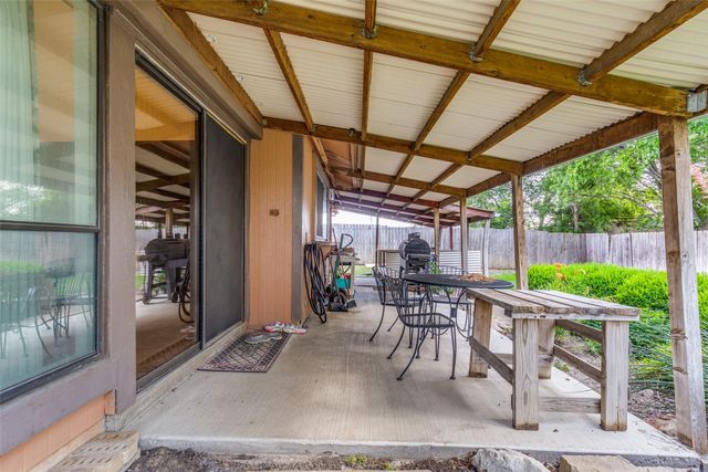 2605 Elk Grove Road, Carrollton, TX 75007