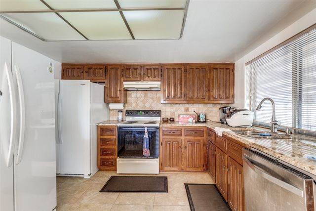 2605 Elk Grove Road, Carrollton, TX 75007