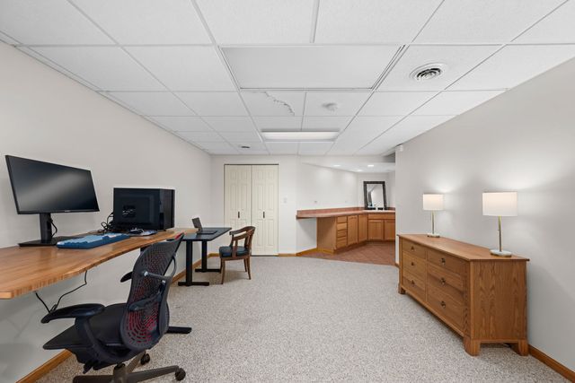 1605 PARK RIDGE Point, Park Ridge, IL 60068