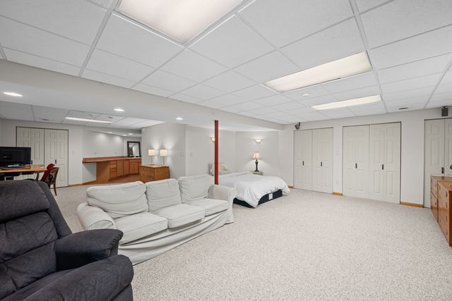 1605 PARK RIDGE Point, Park Ridge, IL 60068