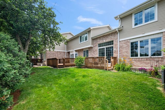 1605 PARK RIDGE Point, Park Ridge, IL 60068