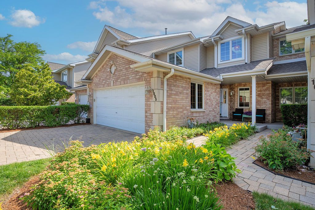 1605 PARK RIDGE Point, Park Ridge, IL 60068