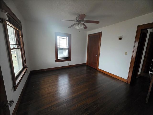 1106 Pacific Avenue, Osawatomie, KS 66064