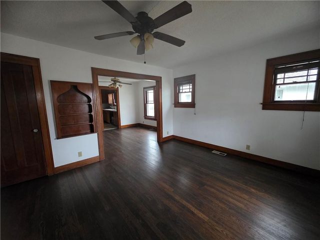 1106 Pacific Avenue, Osawatomie, KS 66064