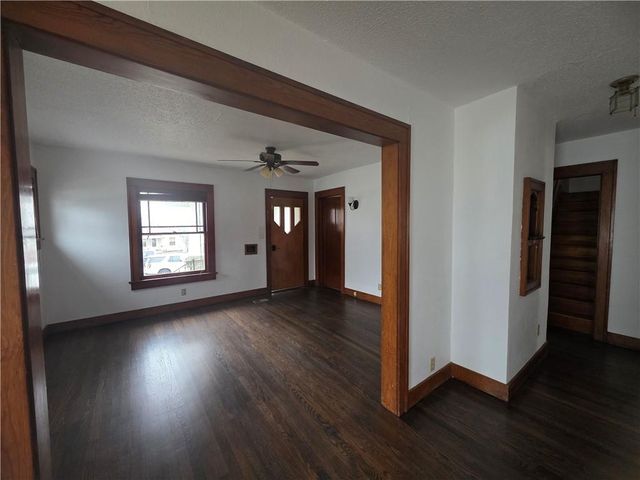 1106 Pacific Avenue, Osawatomie, KS 66064