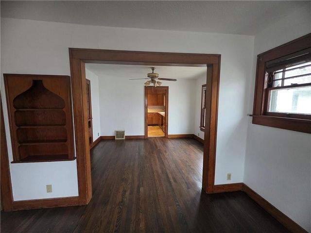 1106 Pacific Avenue, Osawatomie, KS 66064