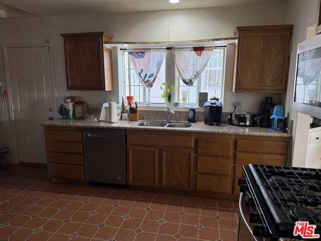 10414 S Denker Avenue, Los Angeles, CA 90047