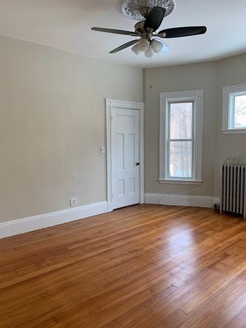 3-5 Mills 5, Boston, MA 02119